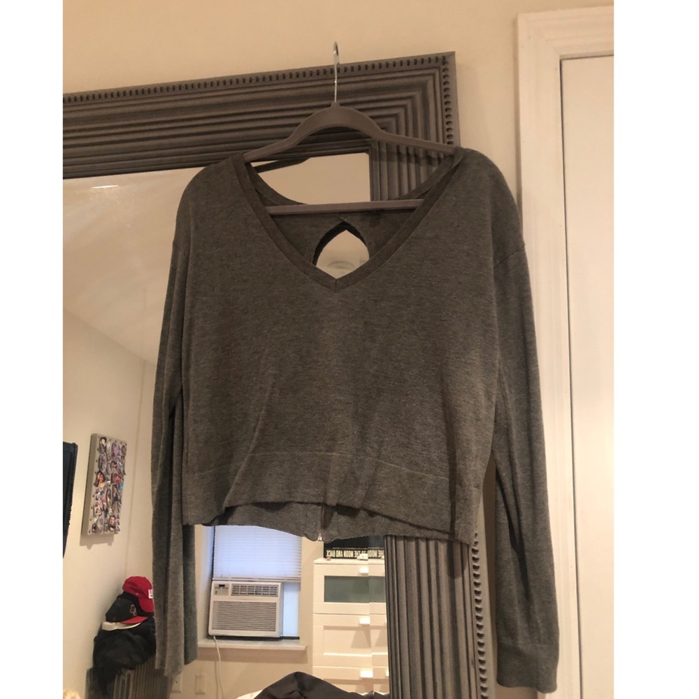 Long sleeve crop top